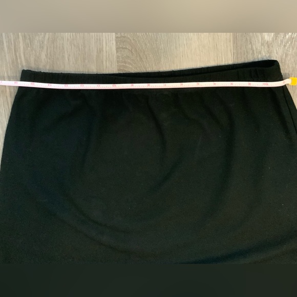 Liz Claiborne Two Piece Set-Black Cardigan and Skirt Size Large - Picture 10 of 11